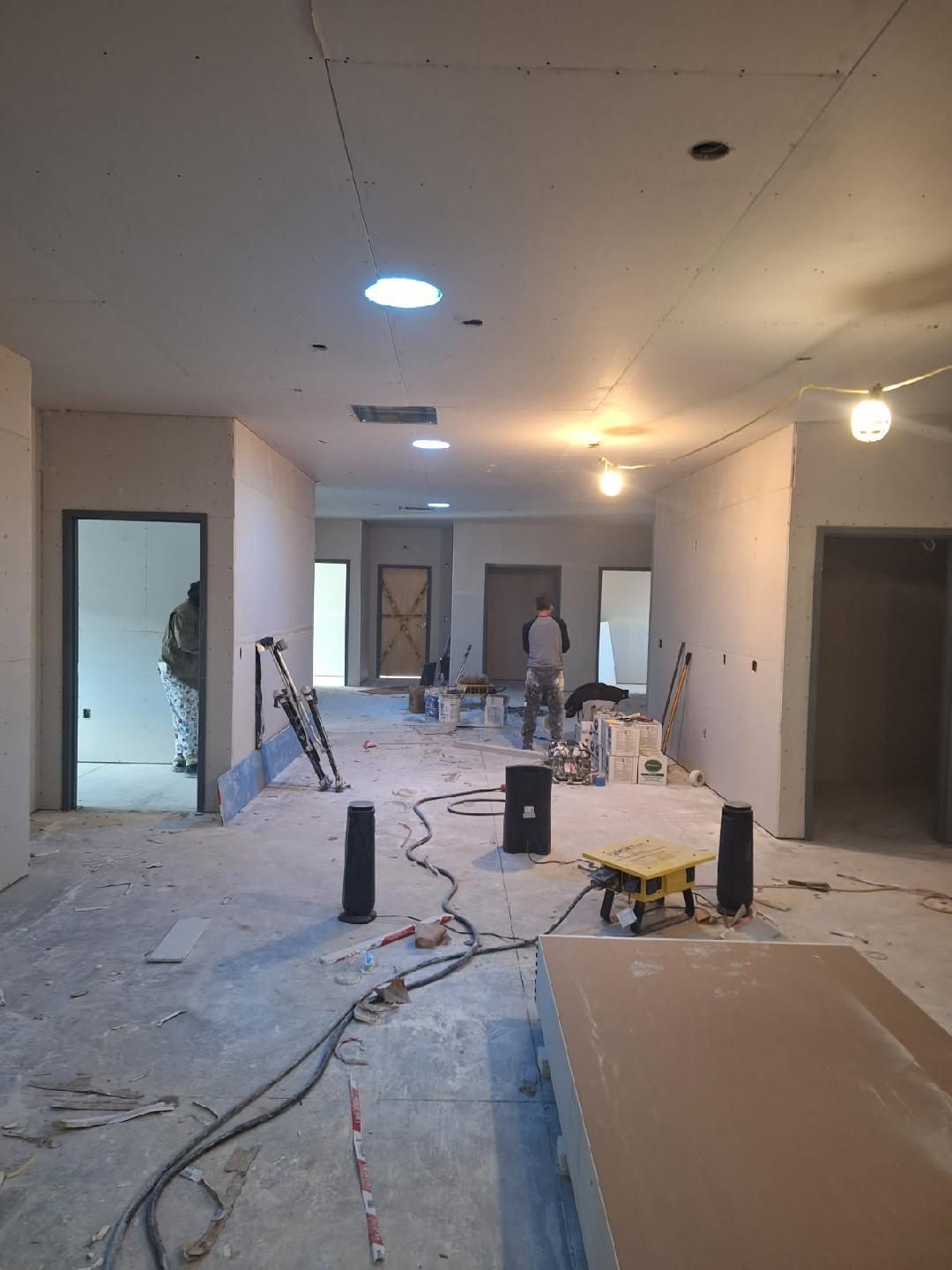 commercial-construction-drywall-team